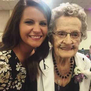 Meet your Posher, Alyssa